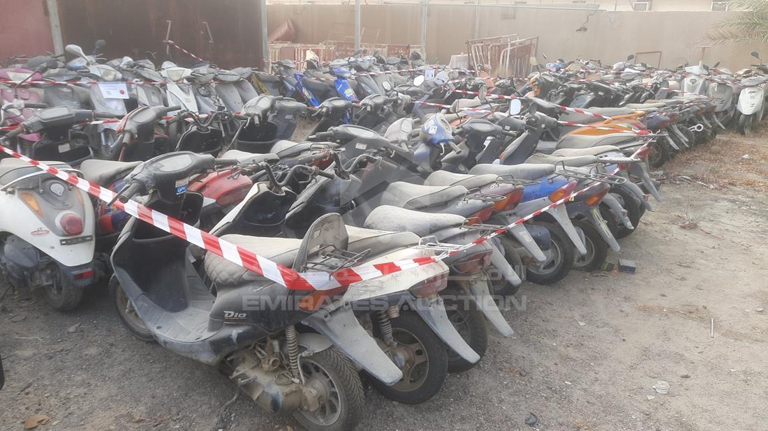 20 Scooter - Scrap without document — Rear Left Angle — Photo 8