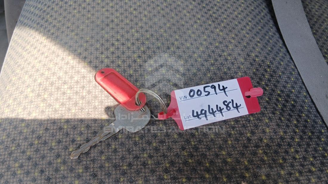 2013 Isuzu Reward NM — Keys — Photo 4