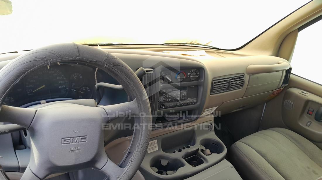 2000 GMC 2500 — Full Dashboard View — Photo 15