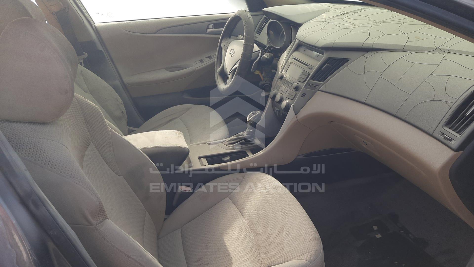 2014 HYUNDAI SONATA VIN: KMHEB41C5EA602180