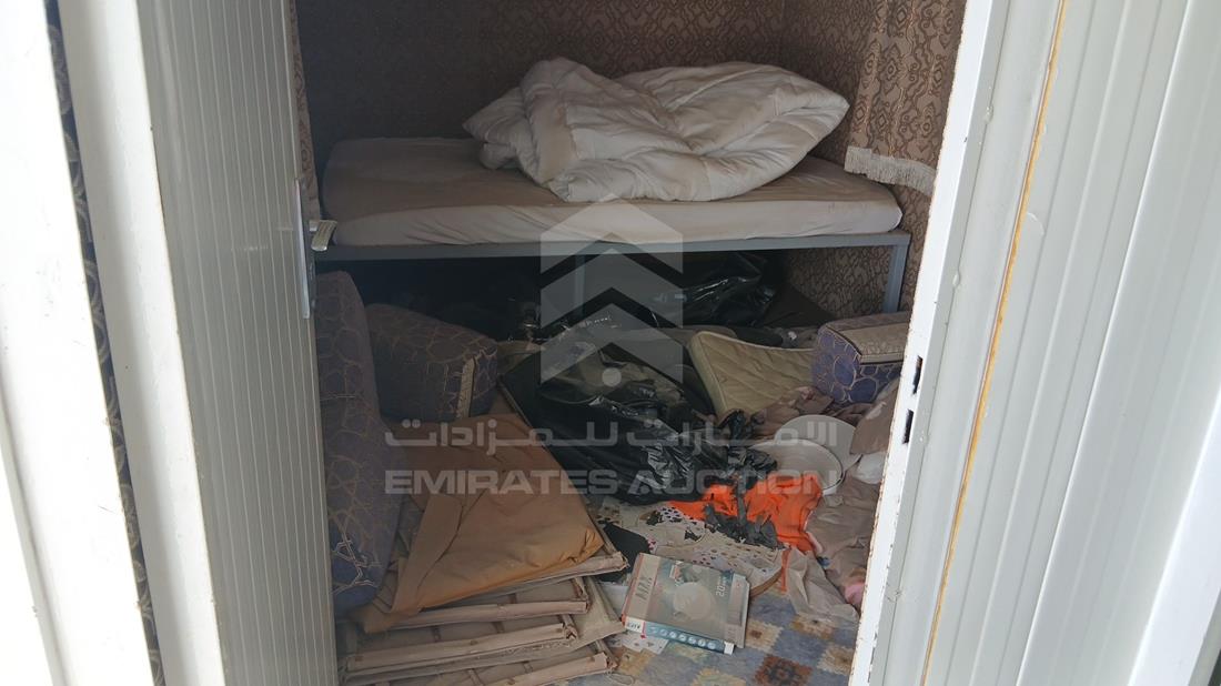 Trailer Caravan - Scrap without document — Rear Left Passenger View — Photo 7