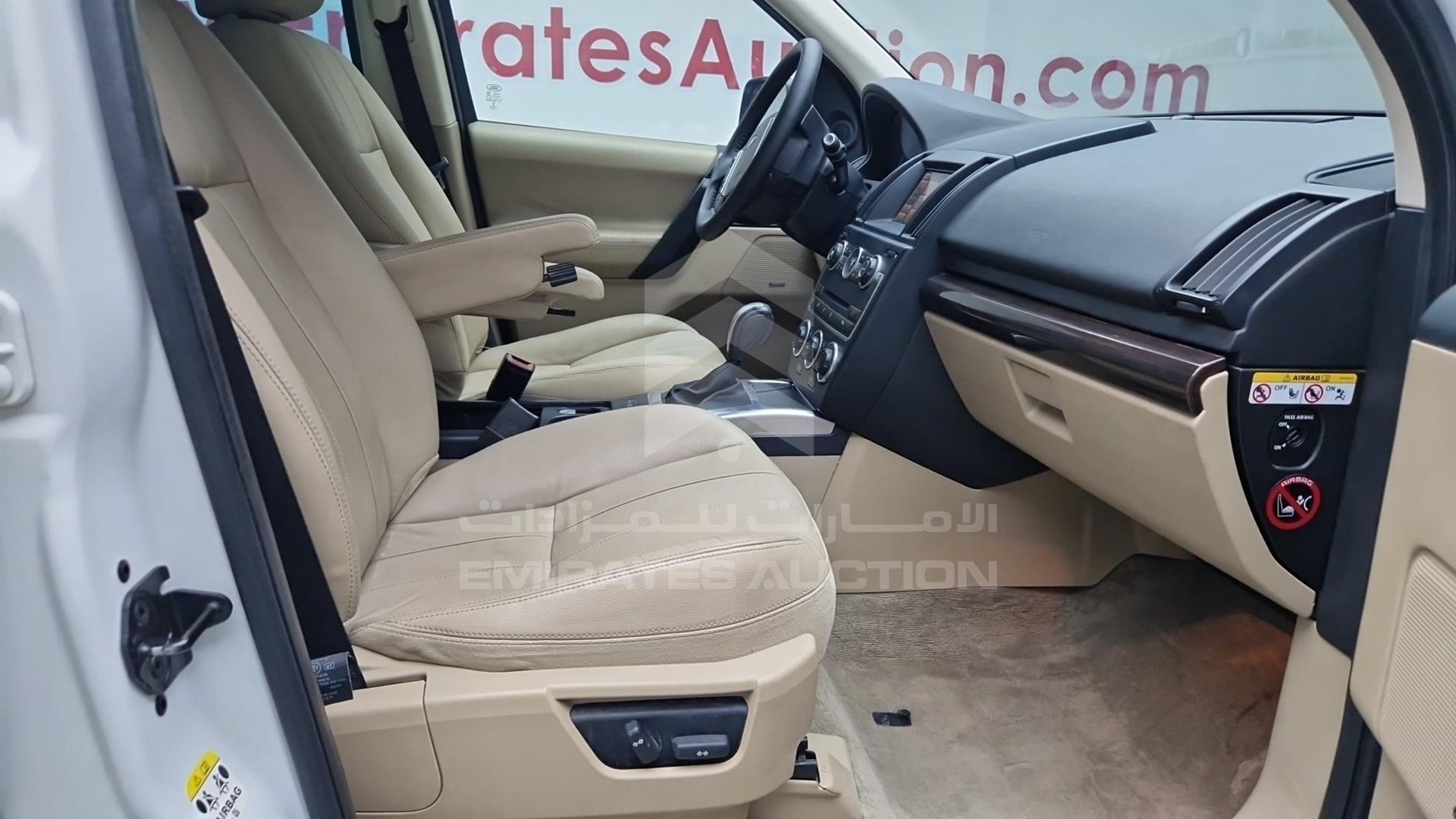 2014 LAND ROVER LR 2 VIN: SALFA2BG8EH390036