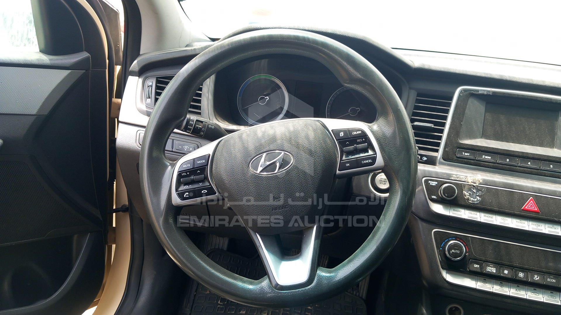 2019 HYUNDAI SONATA VIN: KMHE24135KA092943
