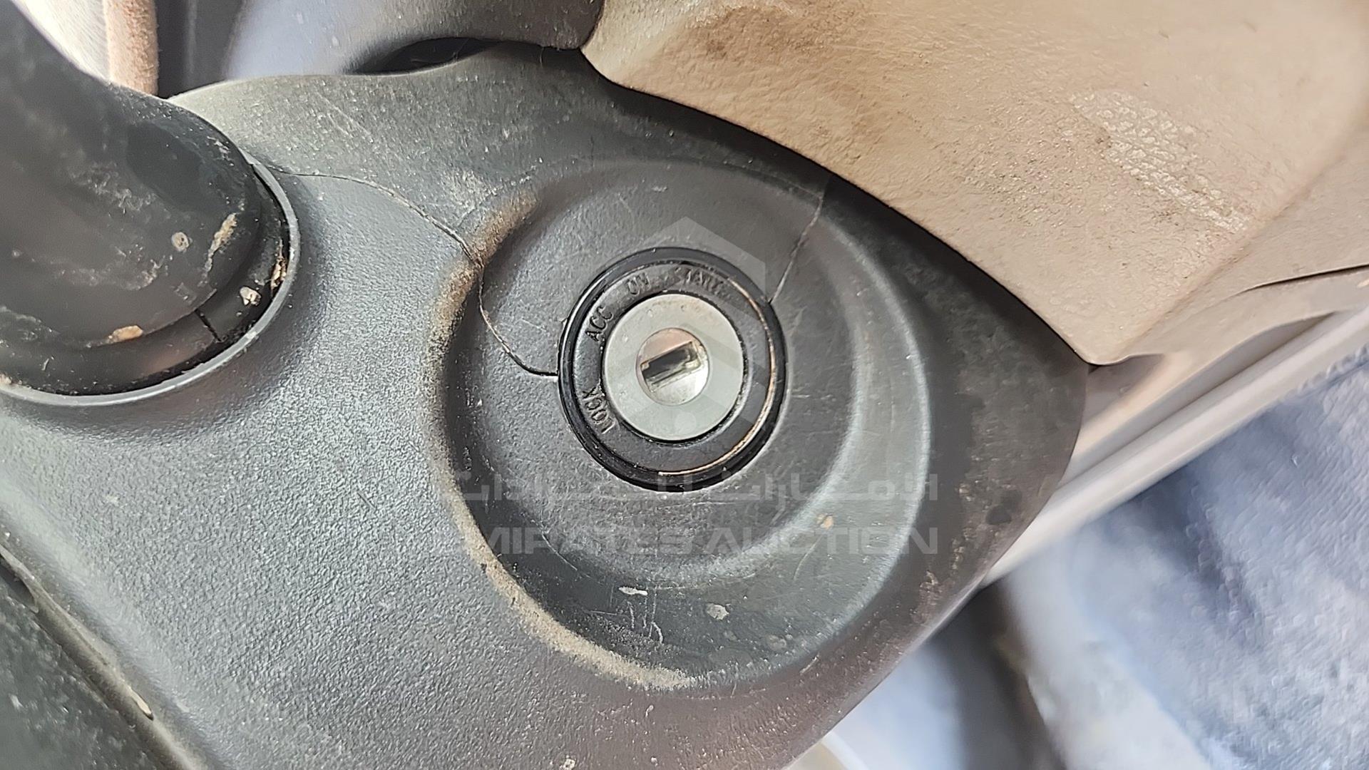 2008 TOYOTA YARIS VIN: JTDBW923081084913