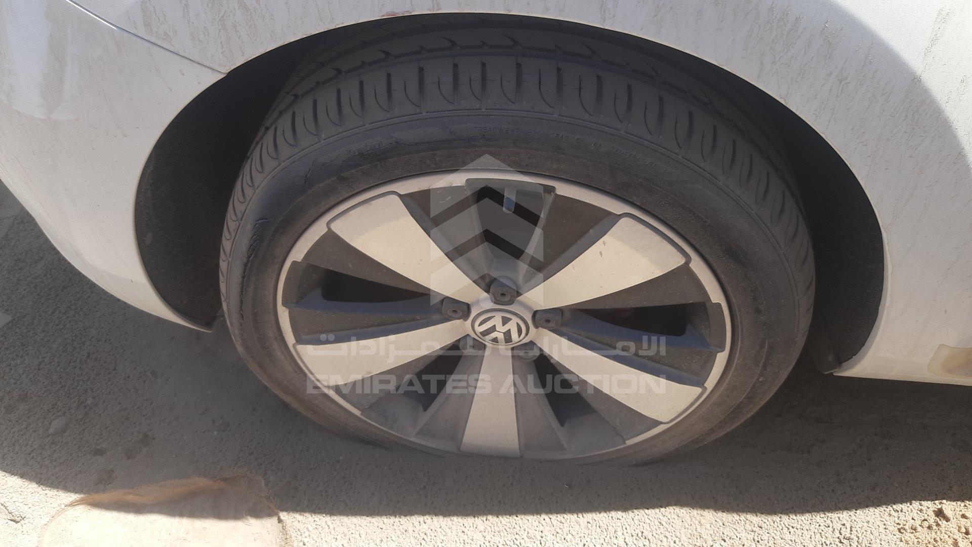 2015 VOLKSWAGEN BEETLE VIN: WVWBF6ATXFM600075