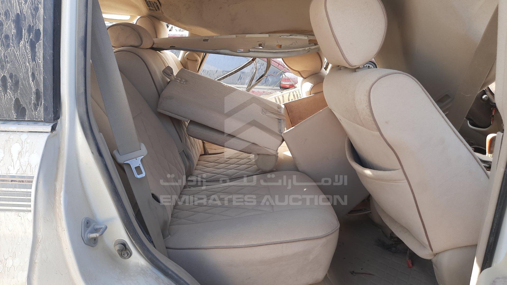 2007 TOYOTA LAND CRUISER VIN: JTEHT05J172106821