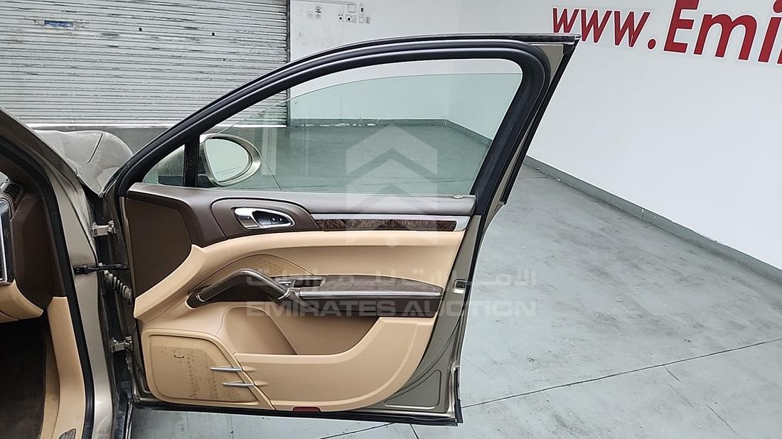 2016 Porsche Cayenne — Front Right Door — Photo 27