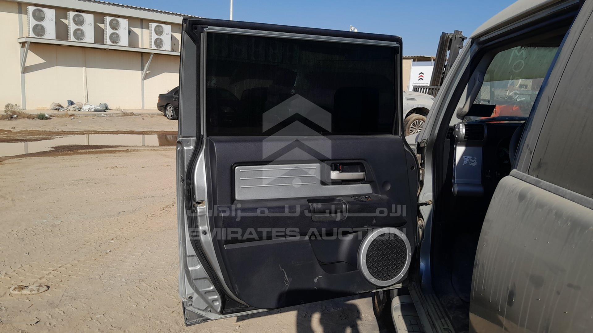 2011 TOYOTA FJ CRUISER VIN: JTEBU11F9BK101045