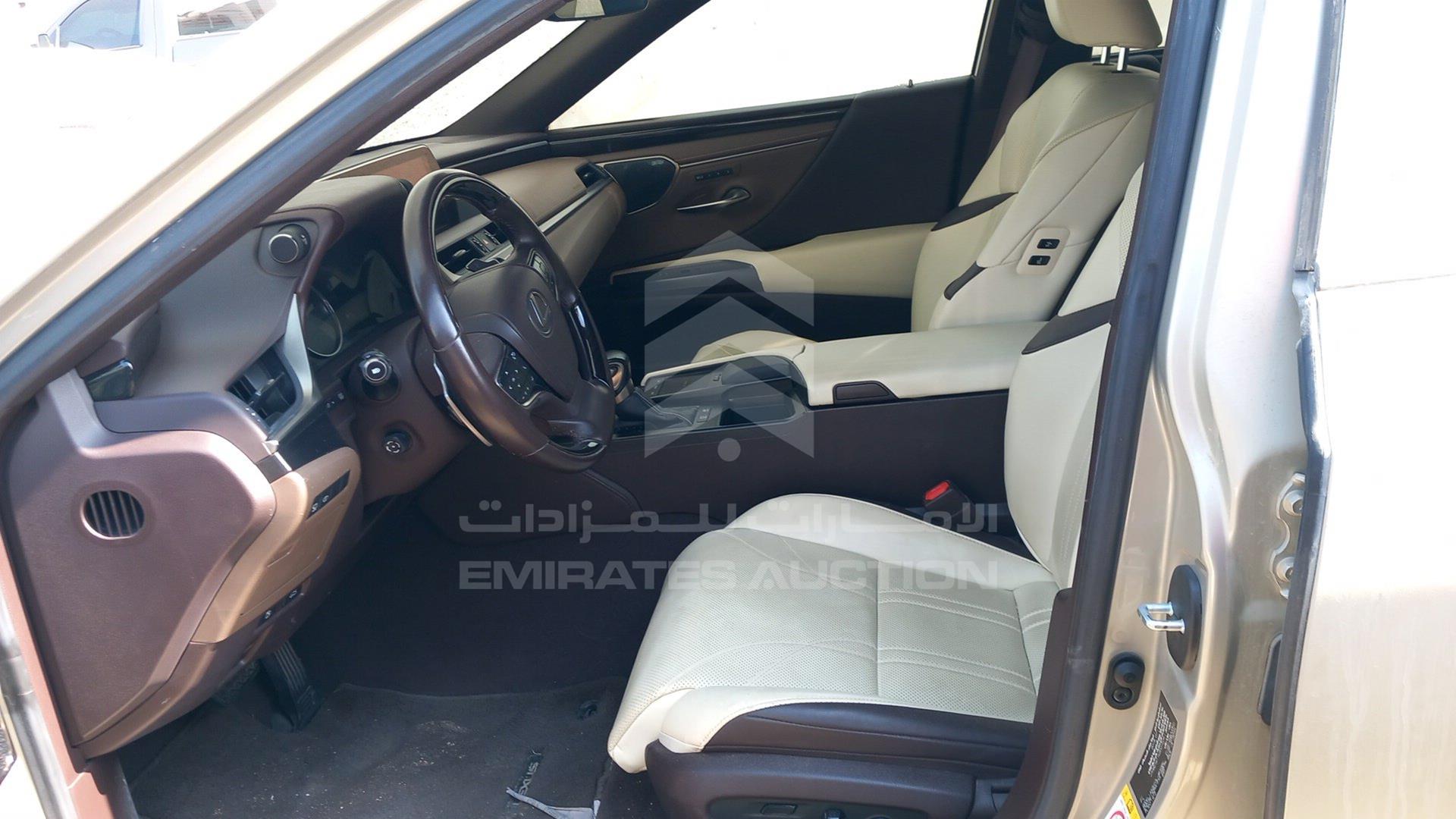 2019 LEXUS ES 300H VIN: JTHB21B11K2001209