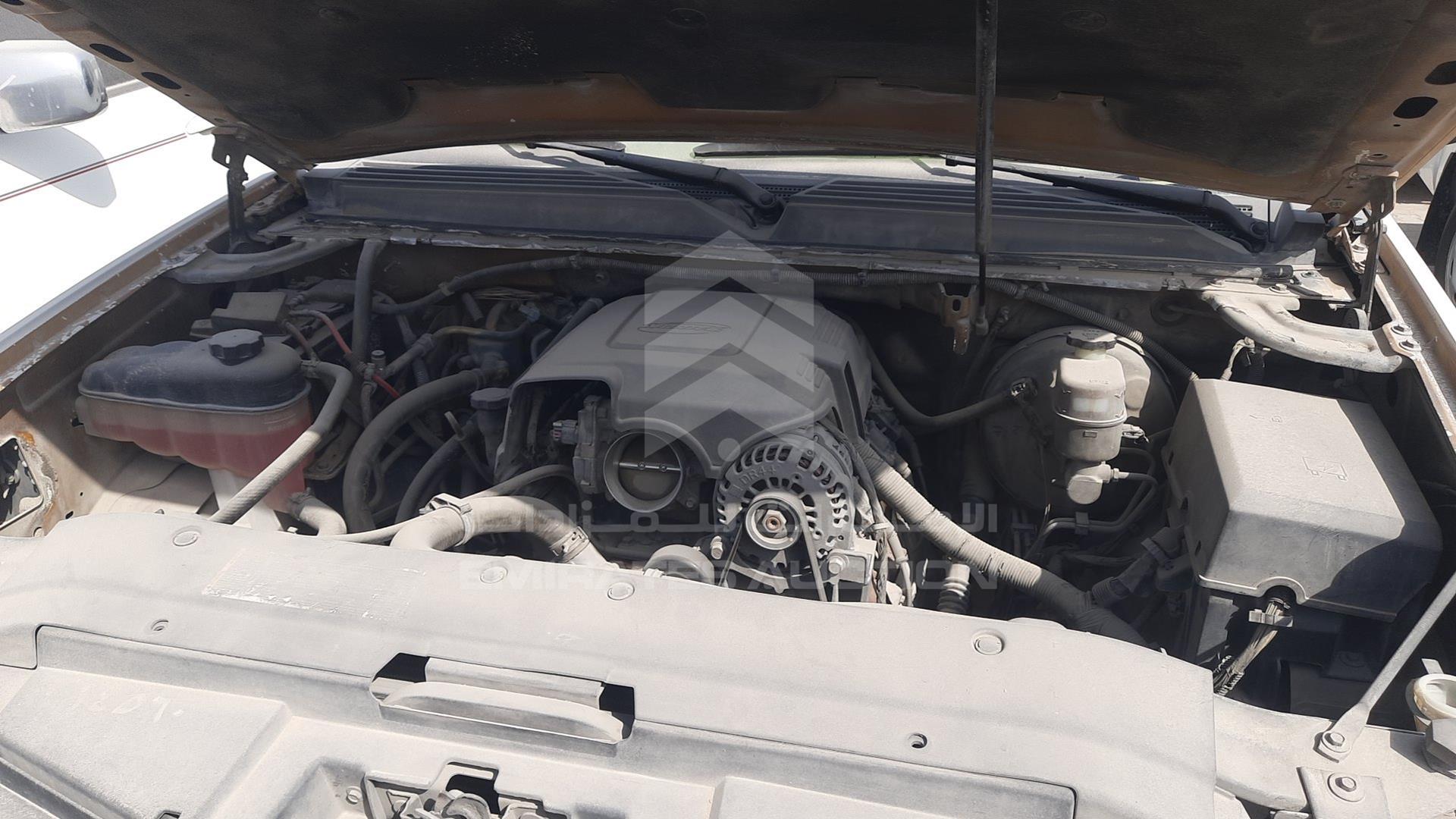 2010 CHEVROLET TAHOE VIN: 1GNUKAE02AR264285