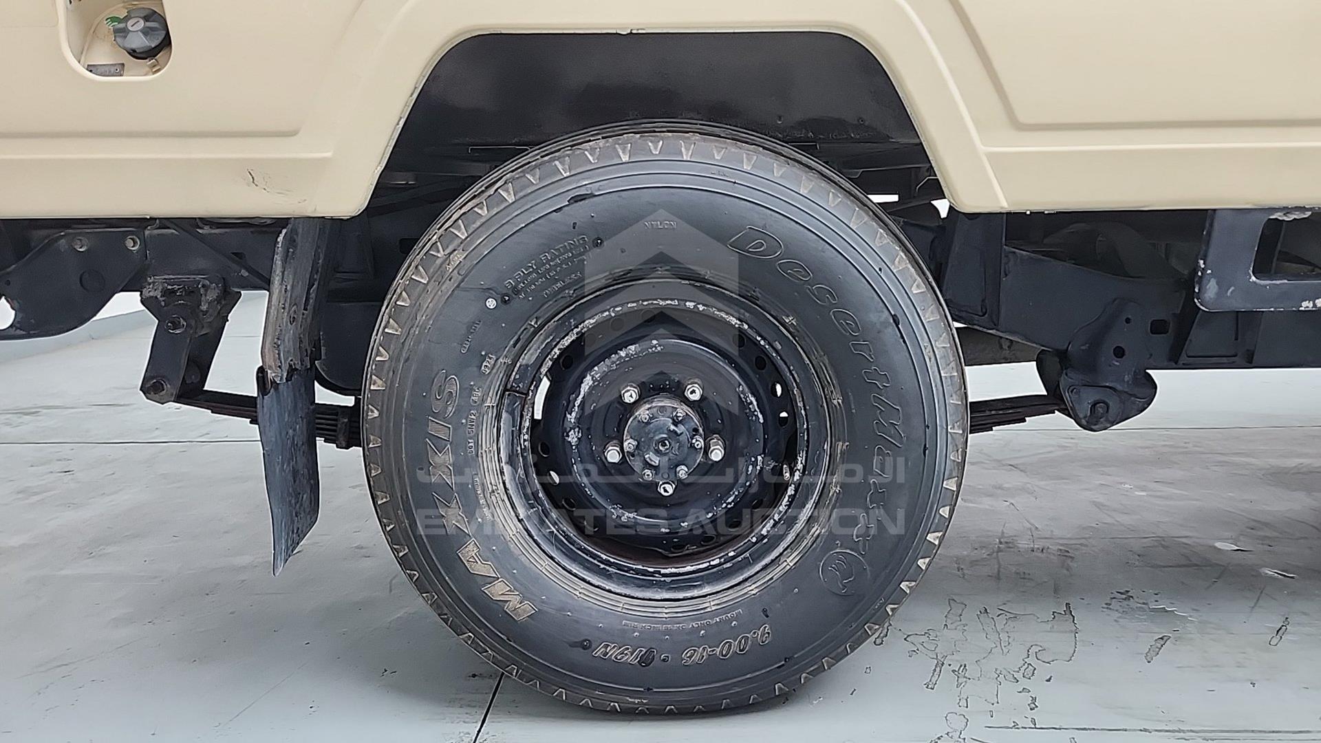 2000 TOYOTA LAND CRUISER VIN: JTFLJ71JXY8000683