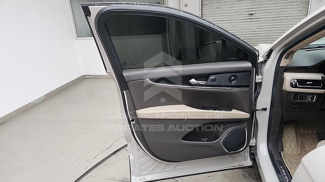 2023 Lincoln Nautilus — Front Left Door — Photo 12