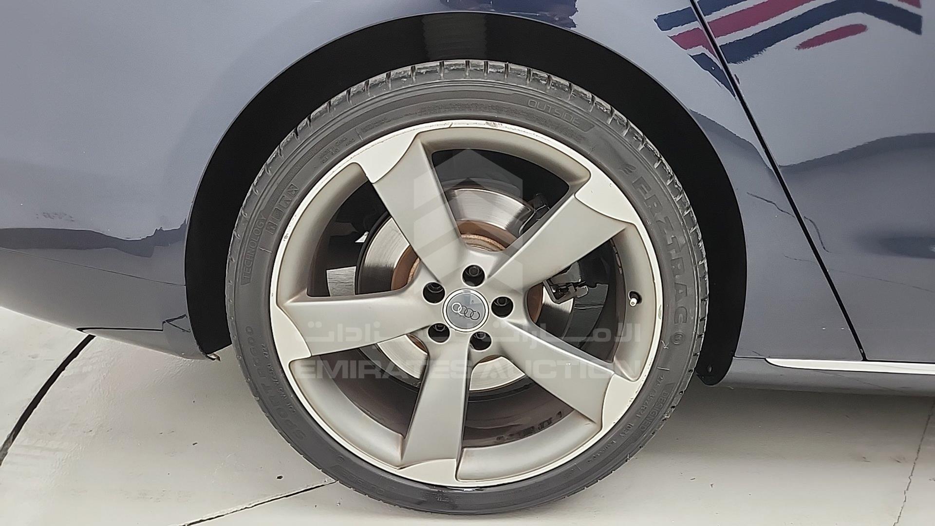 2012 AUDI A8 VIN: WAURVB4H8CN000577