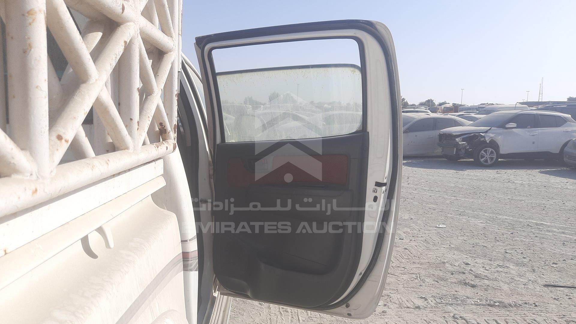 2014 TOYOTA HILUX VIN: MR0FX22G5E1111738