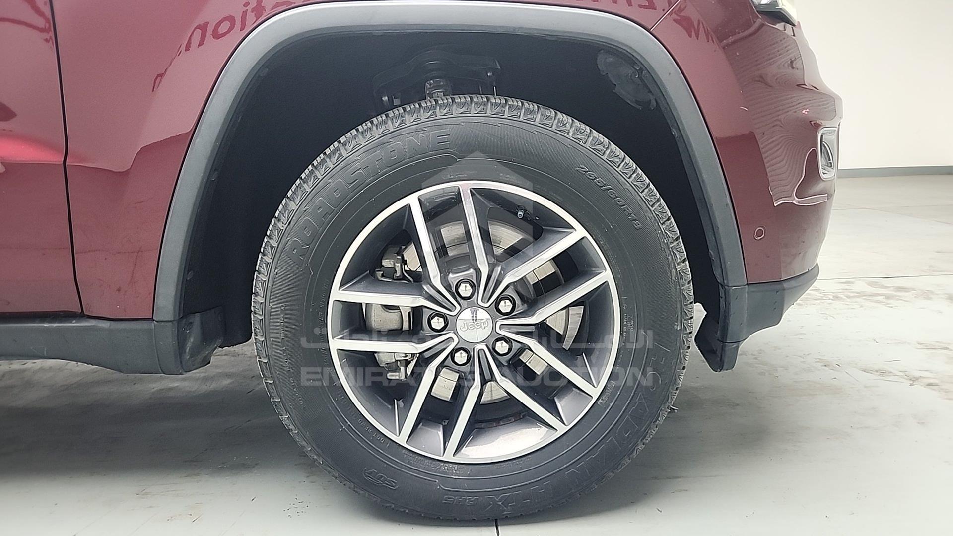 2018 JEEP GRAND CHEROKEE VIN: 1C4RJFBG3JC238071