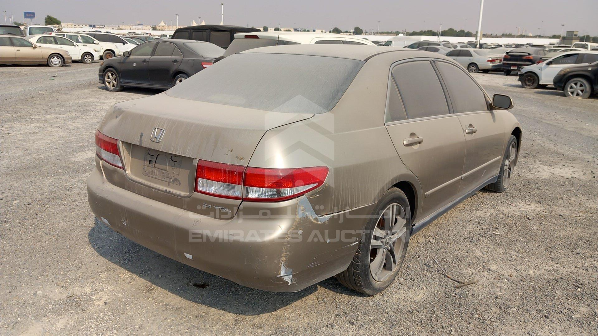 2005 HONDA ACCORD VIN: JHMCM56585C401155