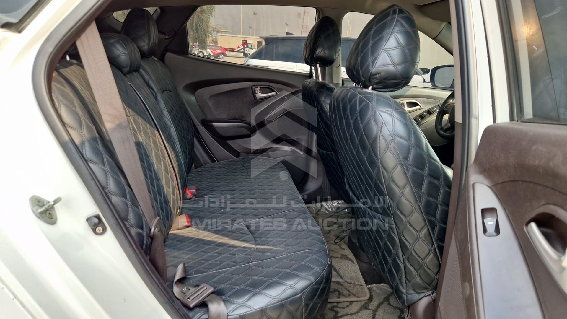 2013 HYUNDAI TUCSON VIN: KMHJT81B3DU674809