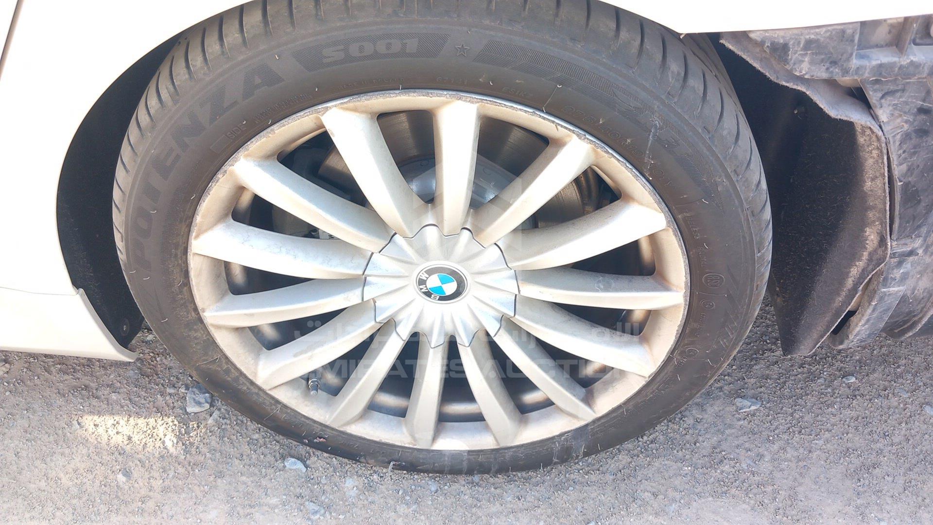2016 BMW 730 VIN: WBA7E010XGG560458