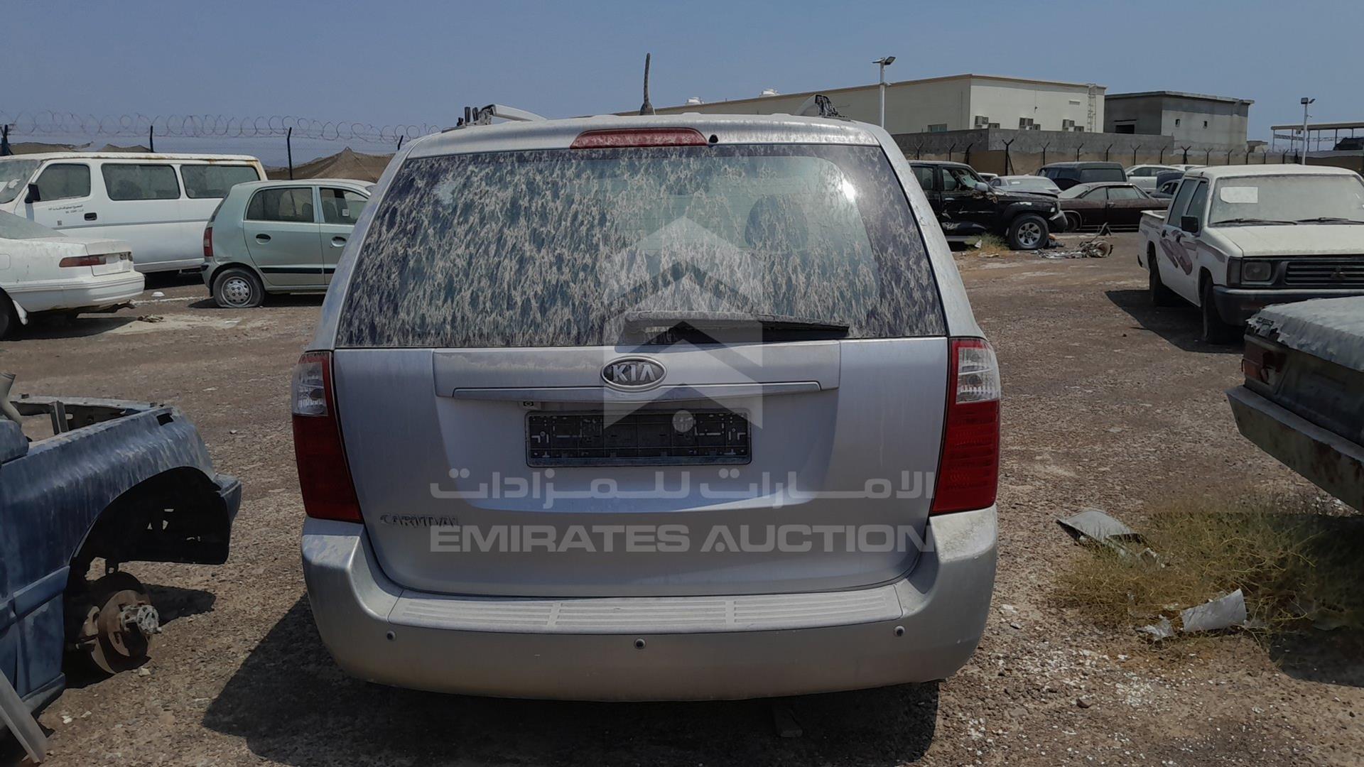 2011 KIA CARNIVAL VIN: KNAMH8172B6368472