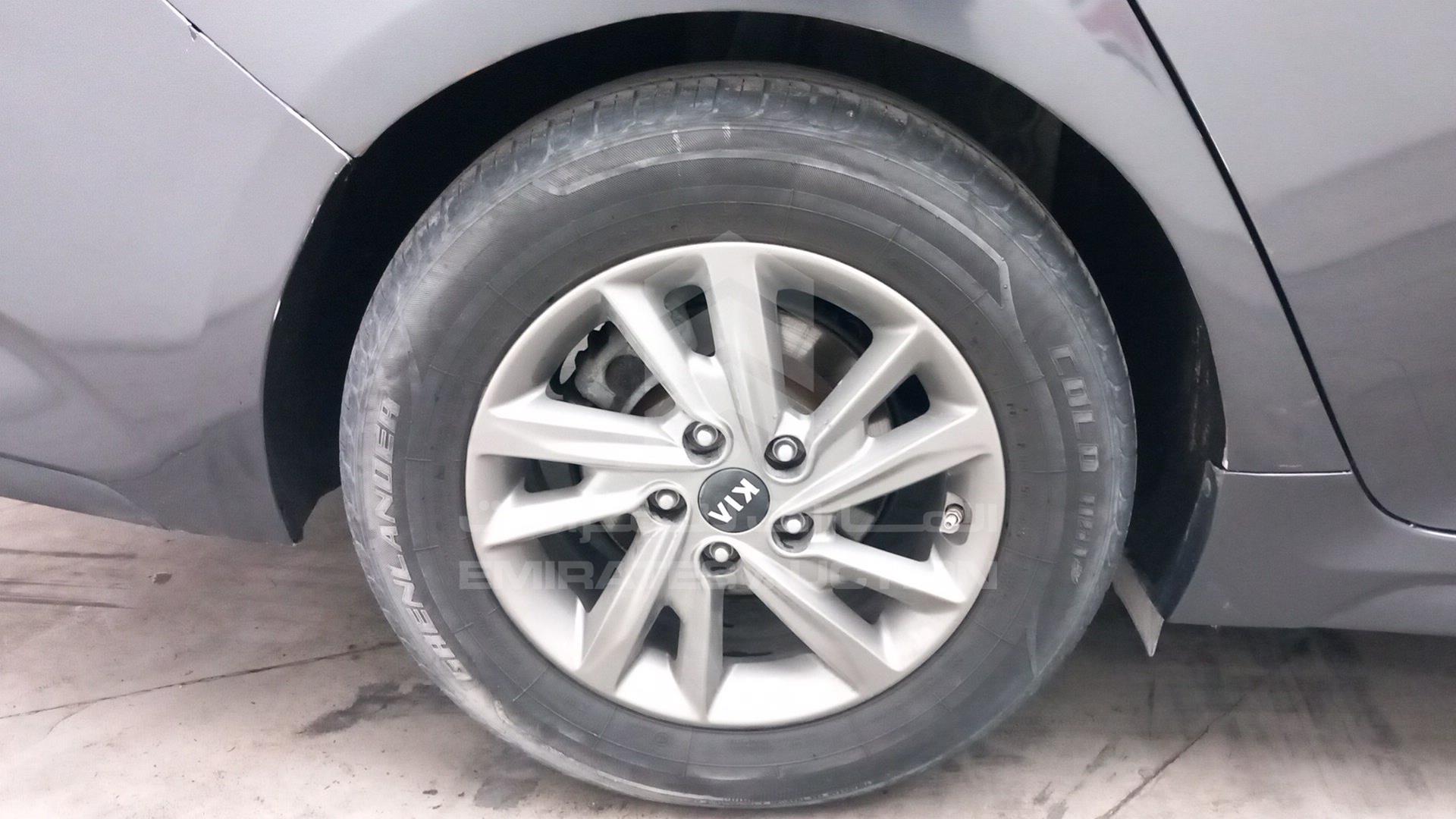 2020 KIA OPTIMA VIN: 5XXGT4L32LG424785