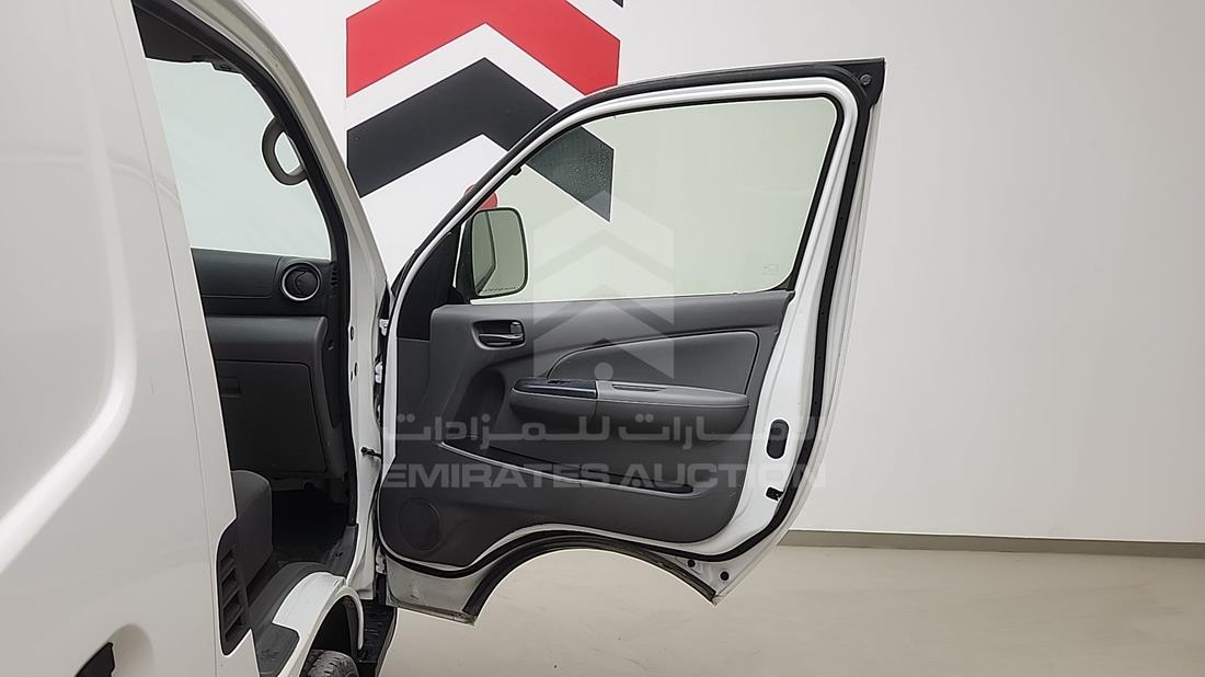 2020 Nissan Urvan — Front Right Door — Photo 17