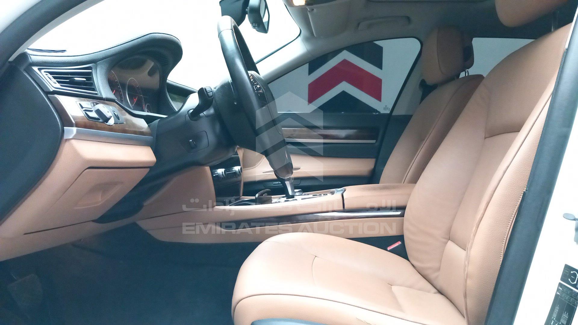 2013 BMW 730 VIN: WBAYE2109DDZ45880
