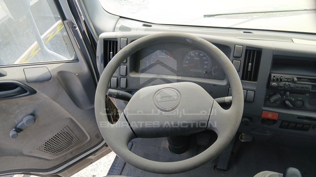 2009 Isuzu Reward NP — Steering & Mounted Controls — Photo 13