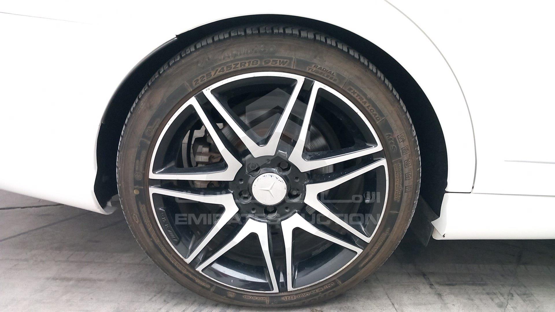 2014 MERCEDES C200 VIN: WDDGF4JB1EA902927