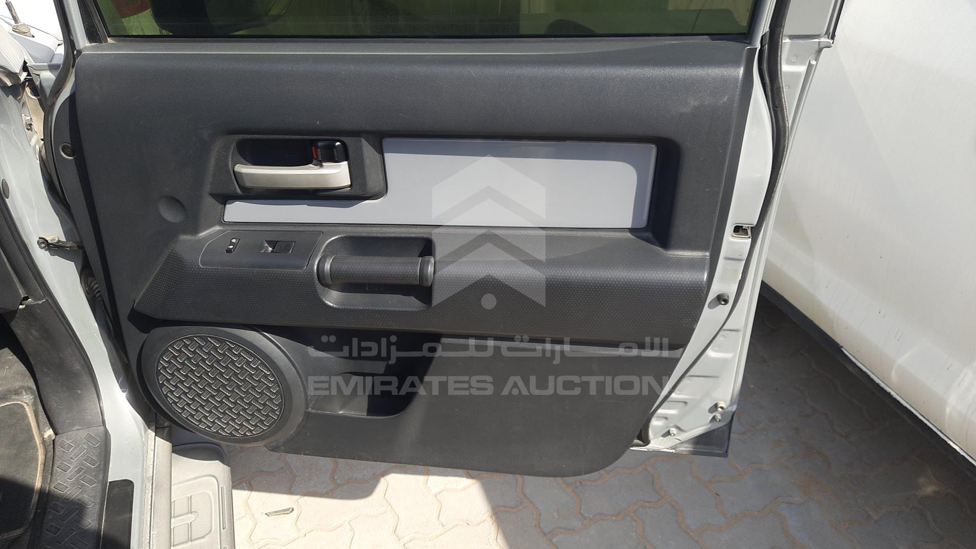 2014 TOYOTA FJ CRUISER VIN: JTEBU11F1EK198021