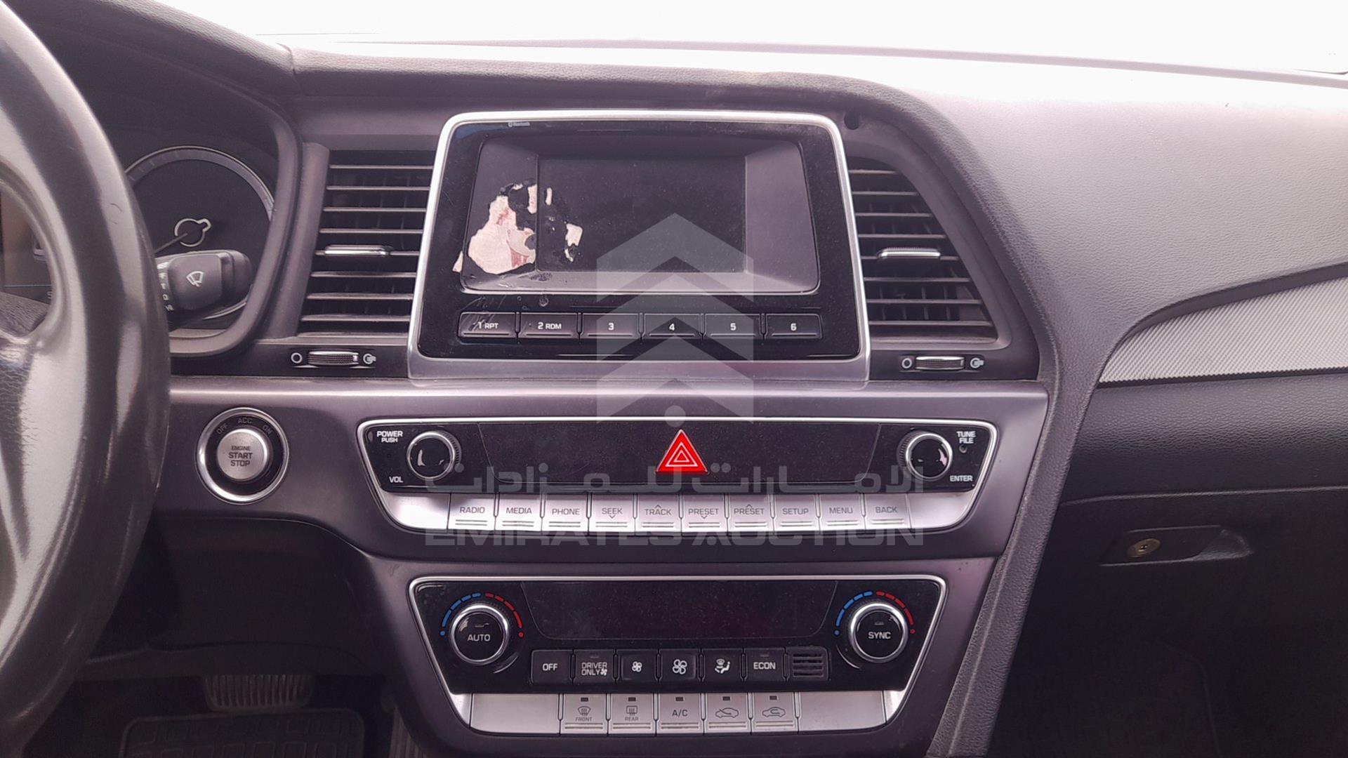 2019 HYUNDAI SONATA VIN: KMHE24130KA092946