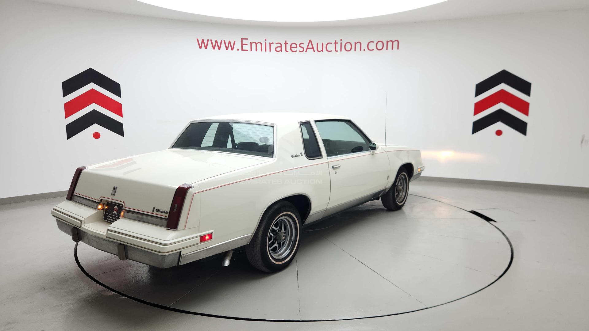 1985 OLDSMOBILE CUTLASS VIN: 2G3GM47Y2F2322720