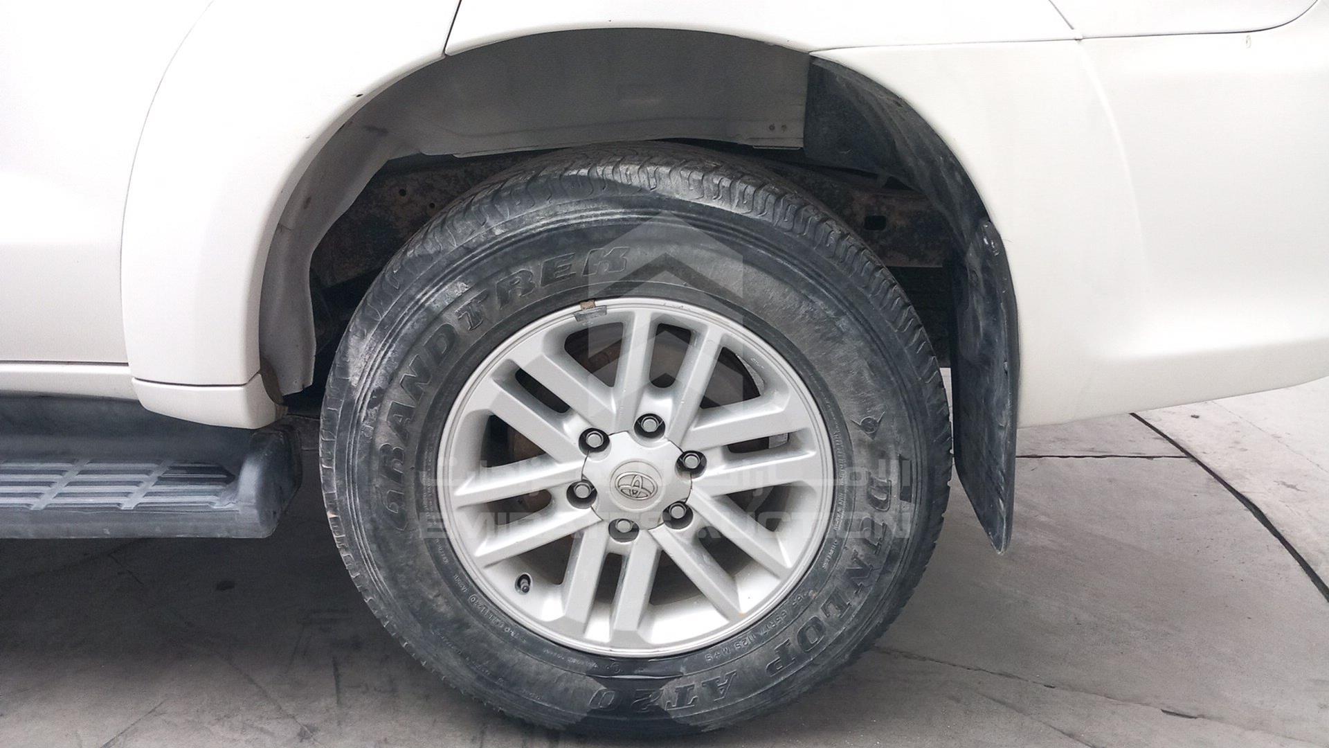 2014 TOYOTA FORTUNER VIN: MHFYU59G7E7032094