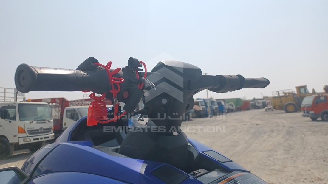2024 Jet Ski + Trolley Yamaha 1800cc — Steering & Mounted Controls — Photo 11