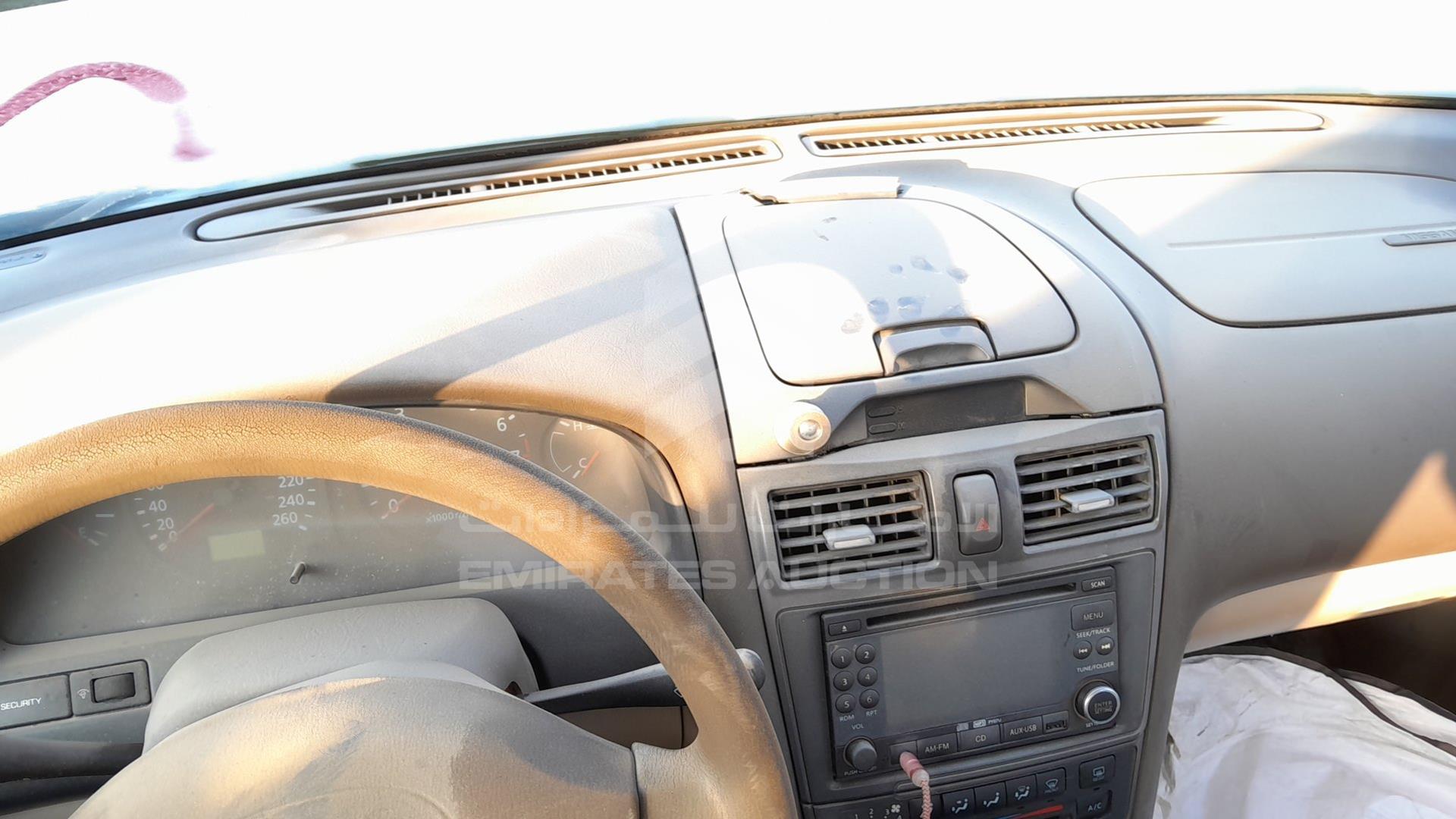 2001 NISSAN MAXIMA VIN: JN1CA31S61T564153