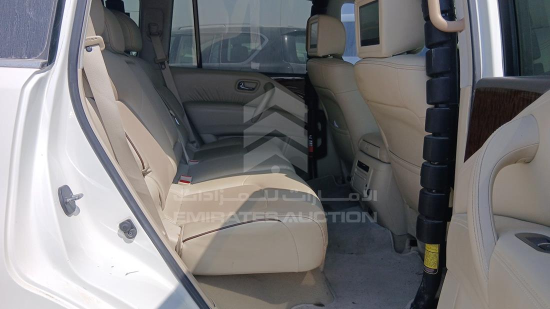 نيسان باترول 2019 — زاوية الراكب الخلفي اليمنى — صورة 20
