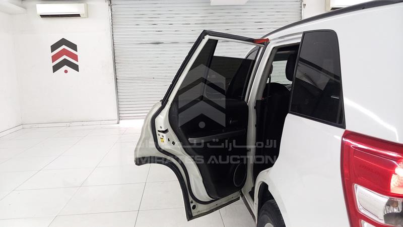 JS3TD54V274115577 Auction: EmiratesAuction Lot: 408892 JS3TD54V274115577 Suzuki Grand Vitara 2007 WHITE Photo 19