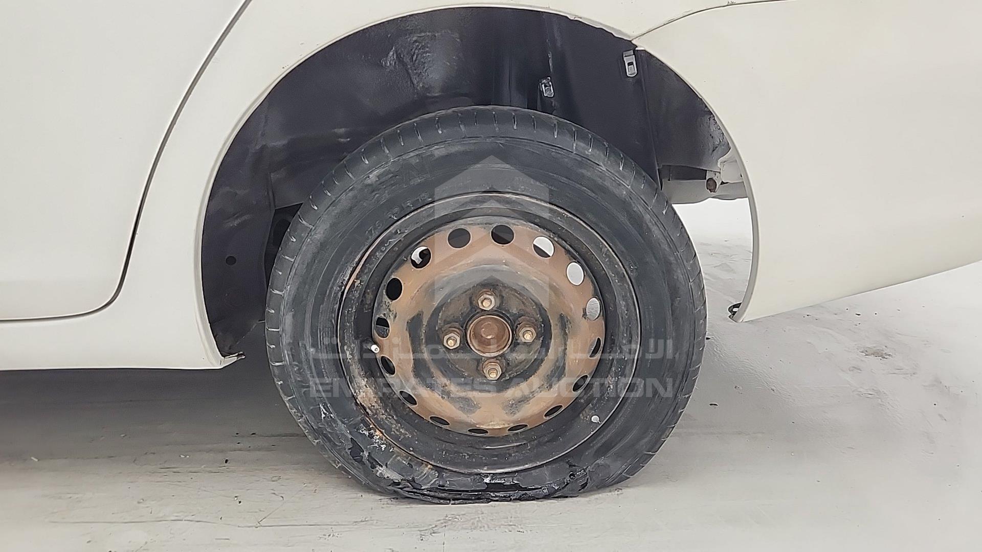2006 TOYOTA YARIS VIN: JTDBW933961022096