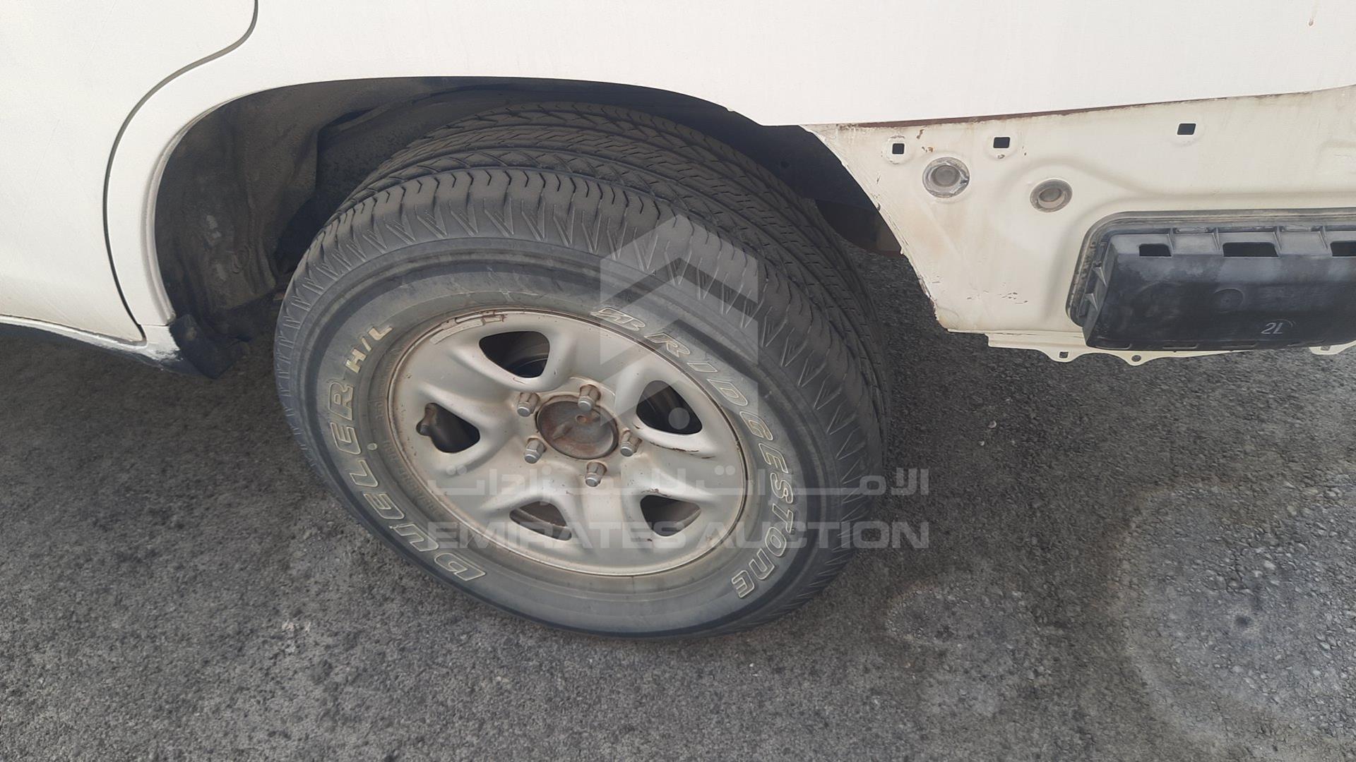 2011 TOYOTA LAND CRUISER VIN: JTMDU09J5B4034836