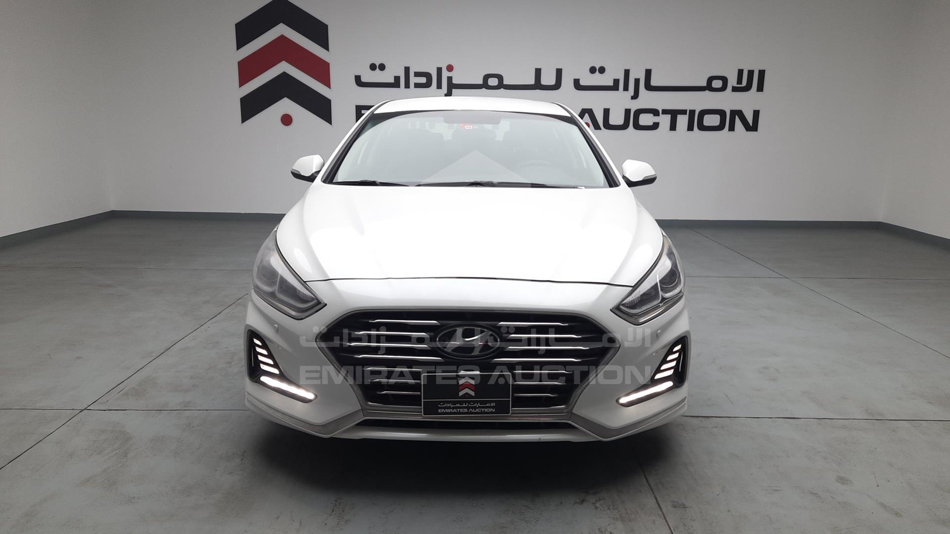 2018 HYUNDAI SONATA VIN: KMHE24139JA081992
