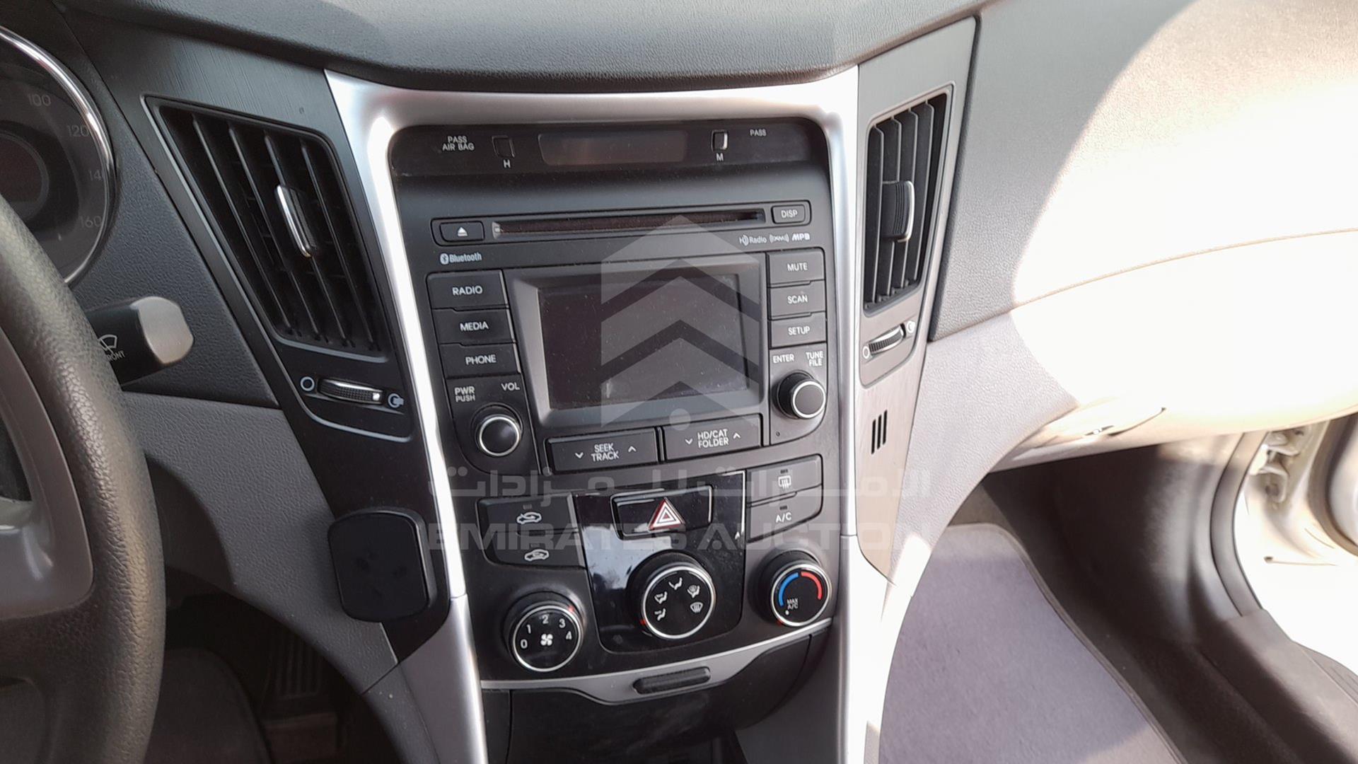 2014 HYUNDAI SONATA VIN: 5NPEB4AC4EH819250