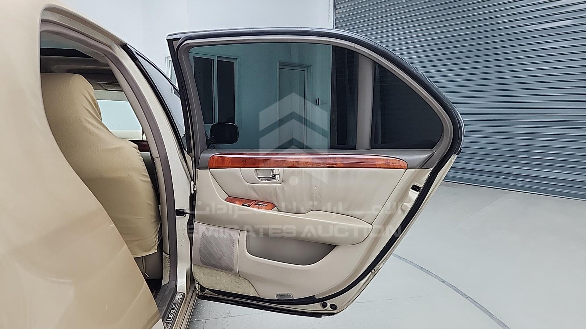 2001 LEXUS LS 430 VIN: JTHBN30FX10024631