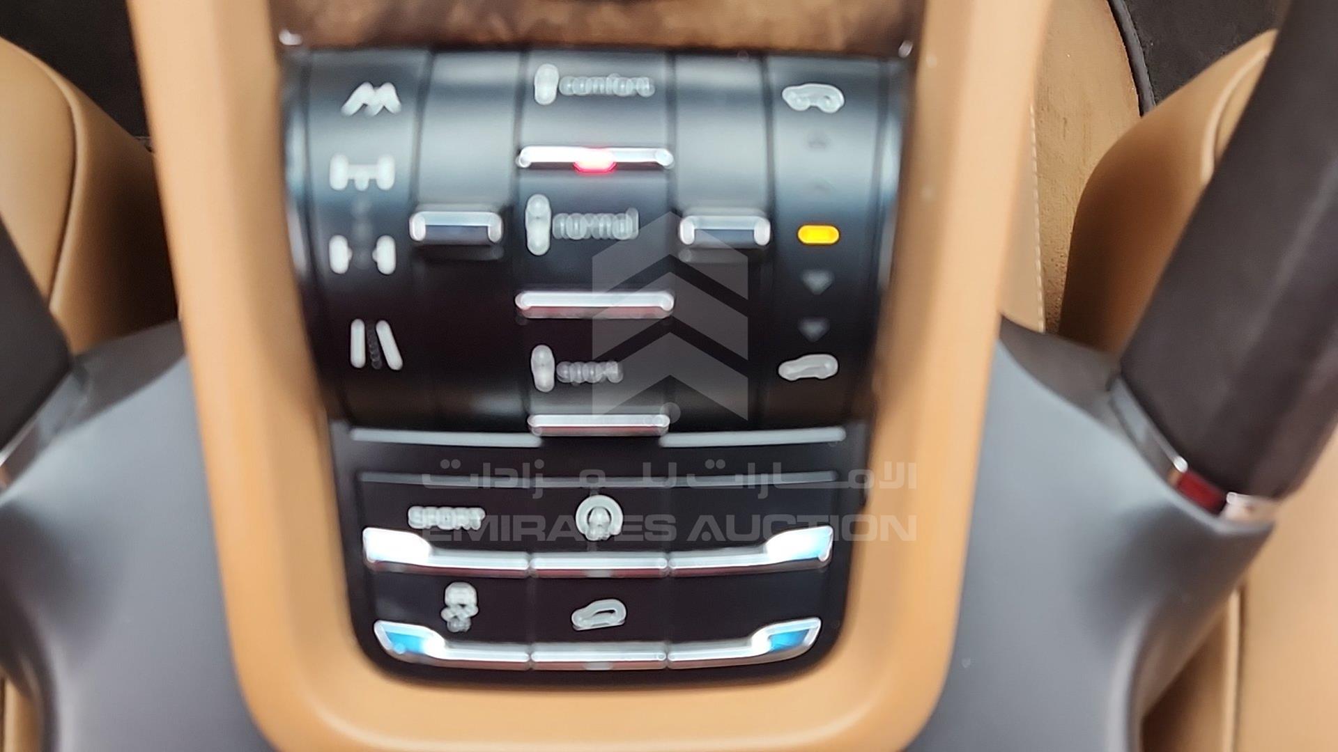 2013 PORSCHE CAYENNE GTS VIN: WP1ZZZ92ZDLA45314