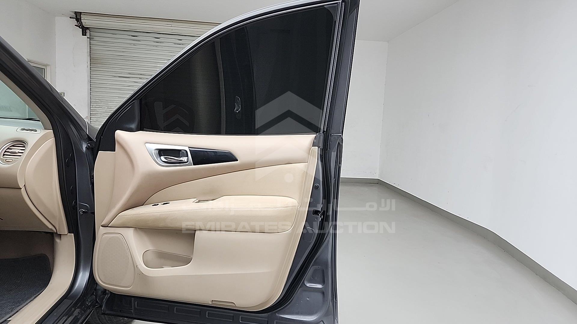 2015 NISSAN PATHFINDER VIN: 5N1AR2M54FC704037