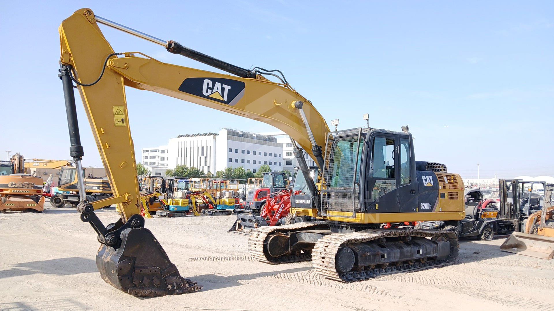 2015 CATERPILLAR 320D VIN: CAT0320DTDNP00354