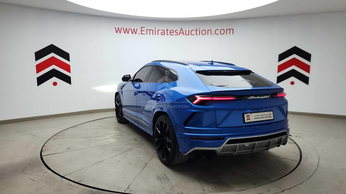 2021 Lamborghini Urus — Rear Left Angle — Photo 9