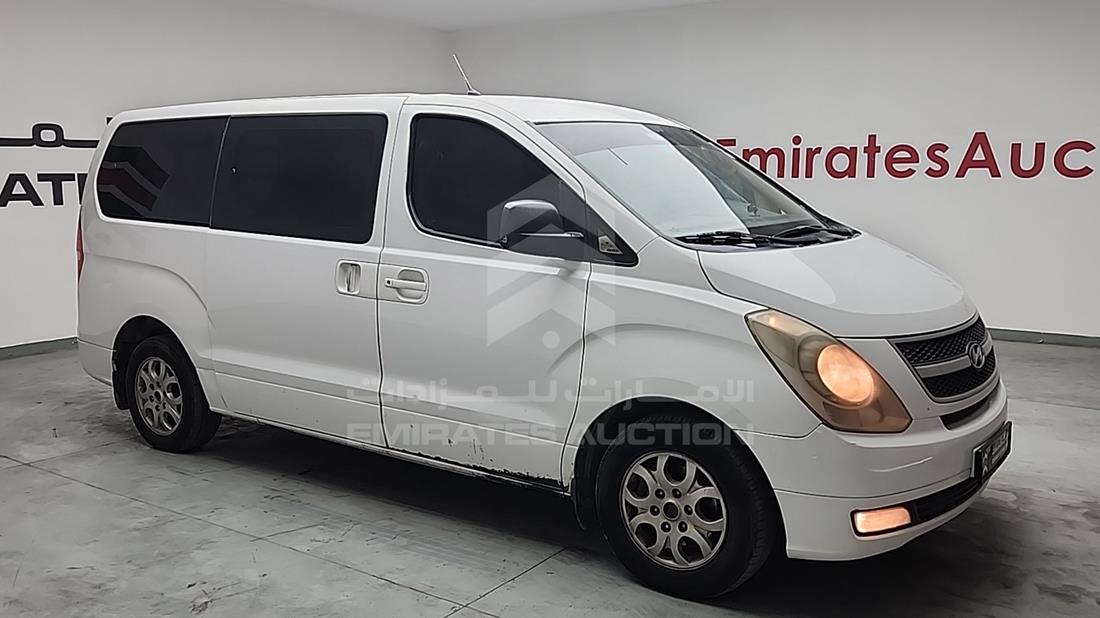2013 Hyundai H1 — Front Right Angle — Photo 9