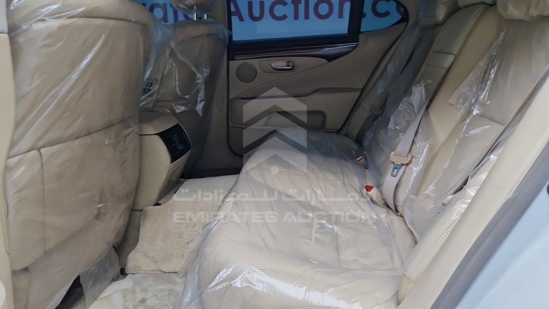 2009 LEXUS LS 460 VIN: JTHBL46F195089501