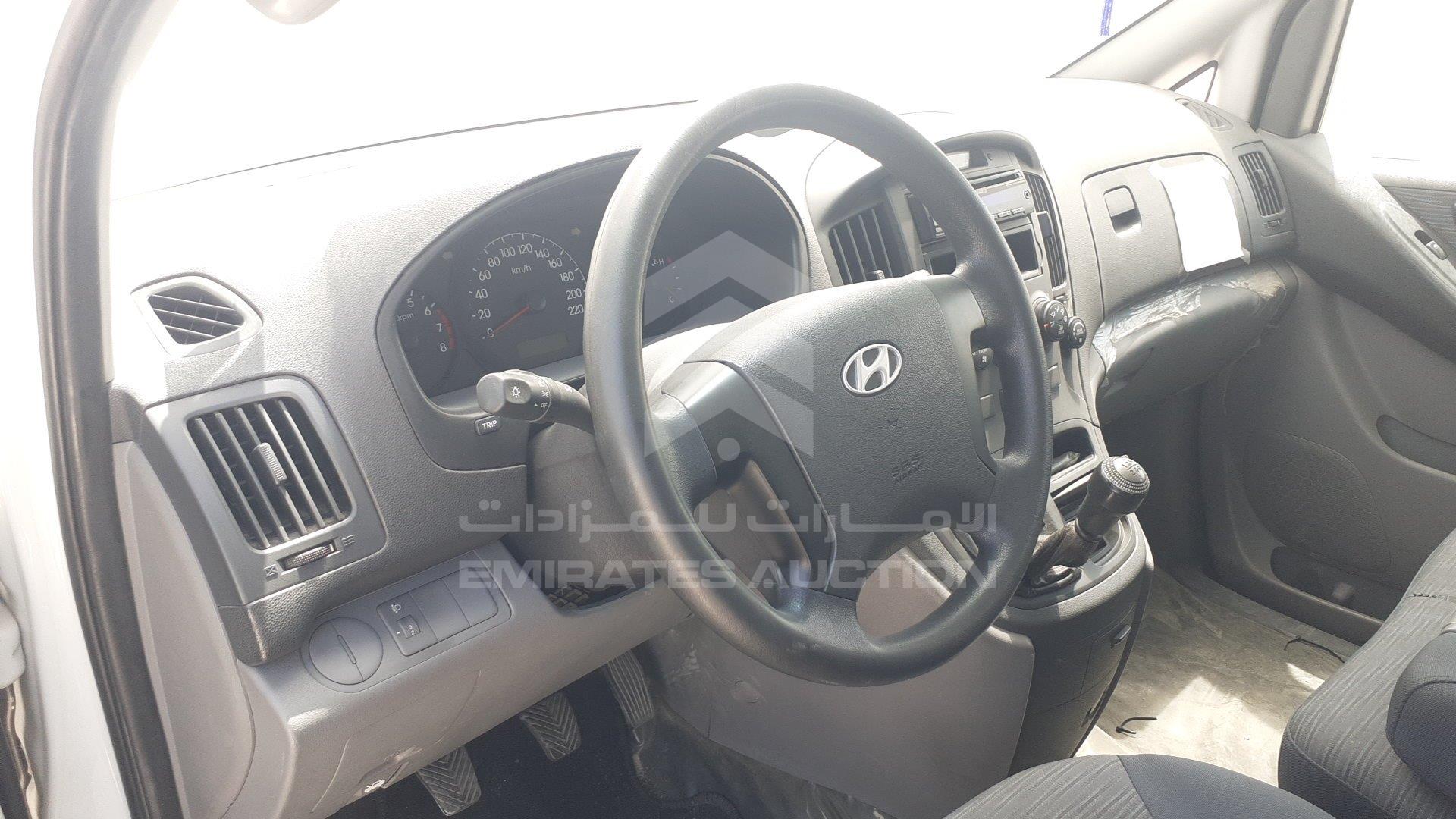 KMJWA37R0CU440854 - 2012 Hyundai H1 - #357798