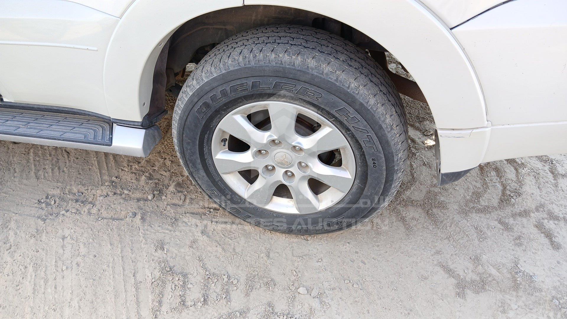 2014 MITSUBISHI PAJERO VIN: JMYLRV95WEJ709535