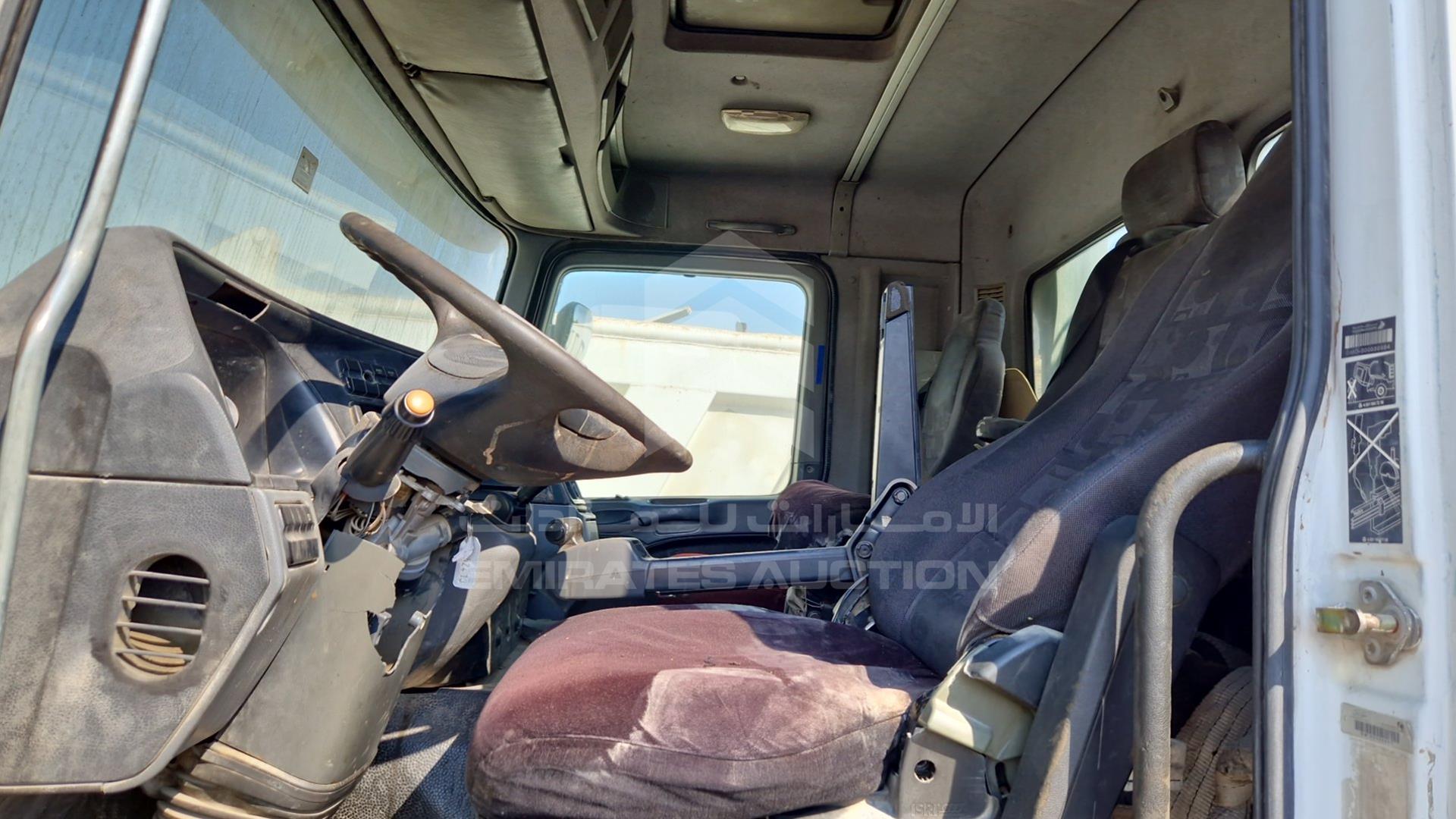 2007 MERCEDES ACTROS VIN: WDAKHCAA37L161660
